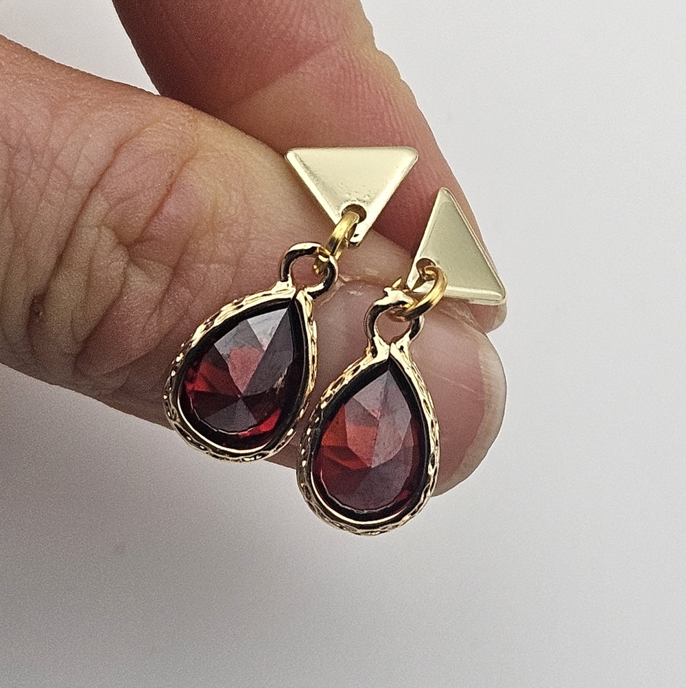 Elegant Gold and Red Teardrop Earrings - Picture 5 of 9